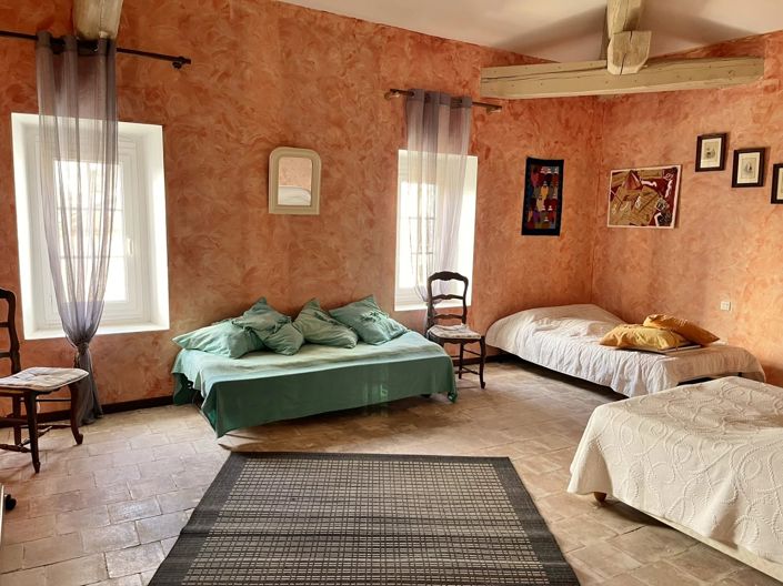 Image No.12-6 Bed House for sale