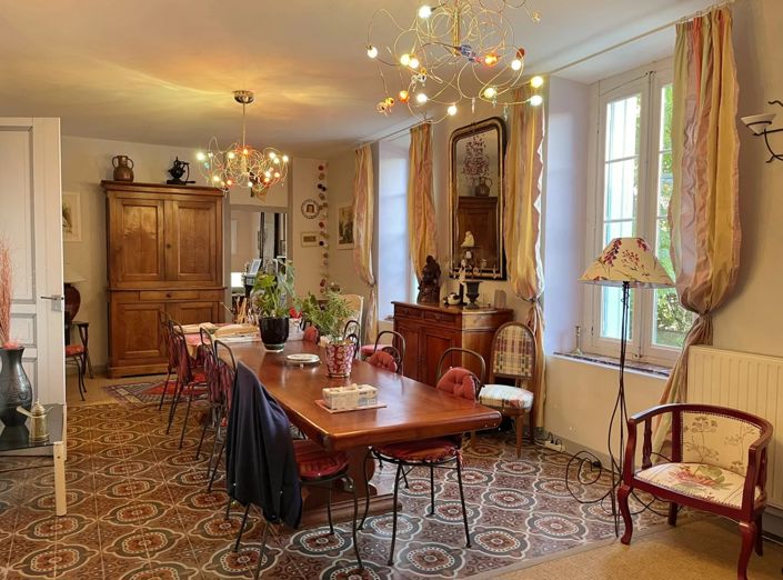 Image No.4-6 Bed House for sale