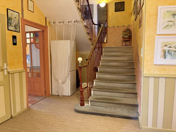 Image No.6-6 Bed House for sale