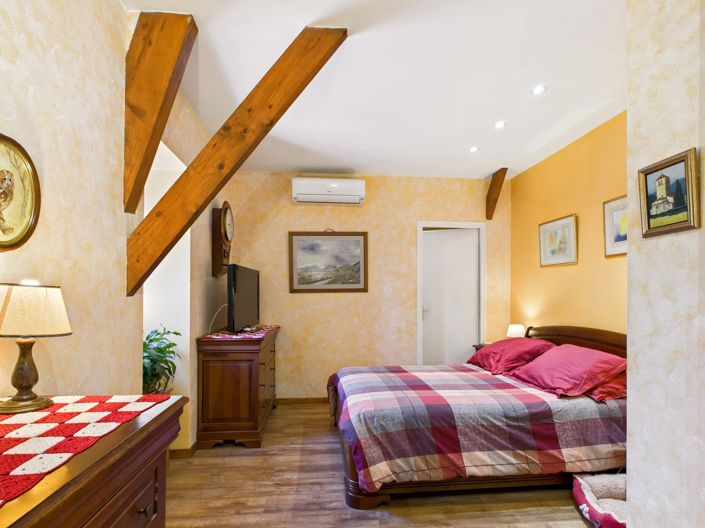 Image No.12-4 Bed House for sale