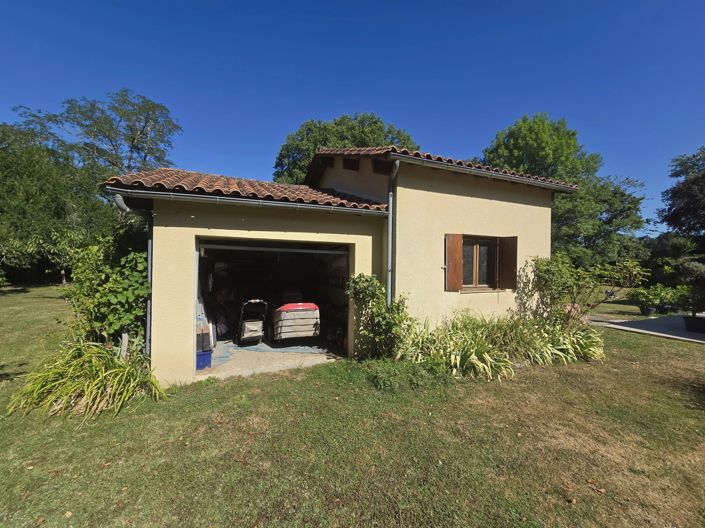 Image No.6-4 Bed House for sale