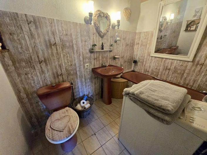 Image No.12-2 Bed House for sale