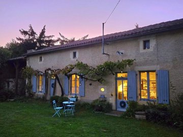 e3d6673e558c395a94ef8302c888887dbcdb702f9d160