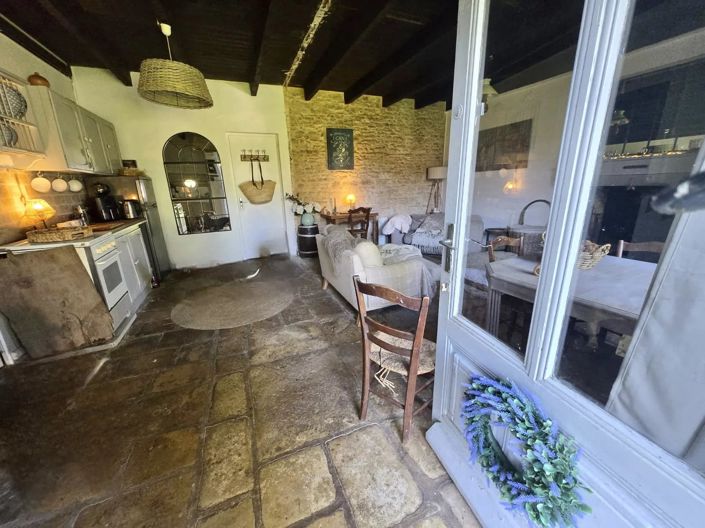 Image No.8-2 Bed House for sale