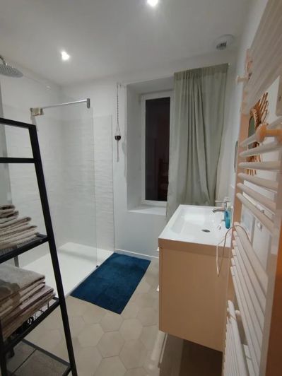 Image No.7-2 Bed House for sale