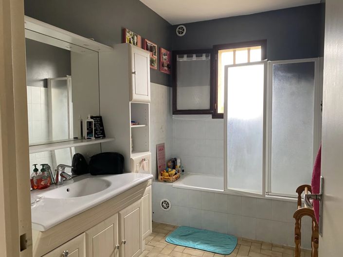 Image No.11-3 Bed House for sale