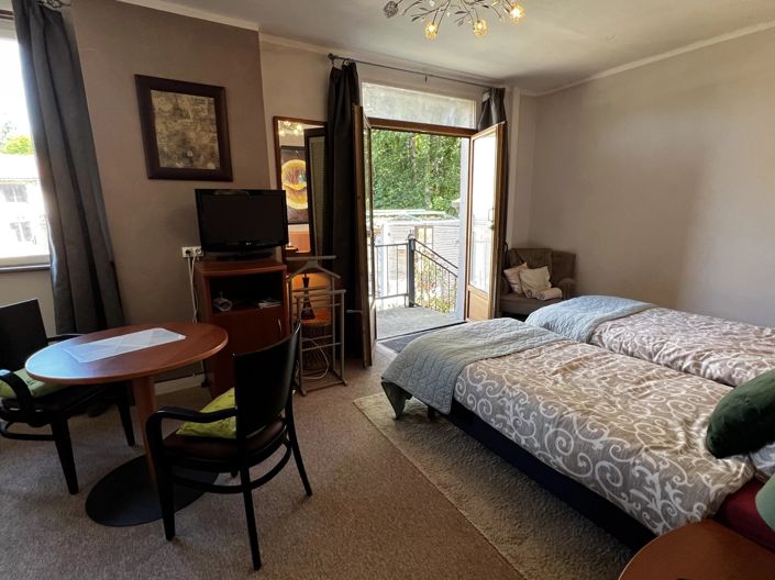 Image No.6-5 Bed House for sale