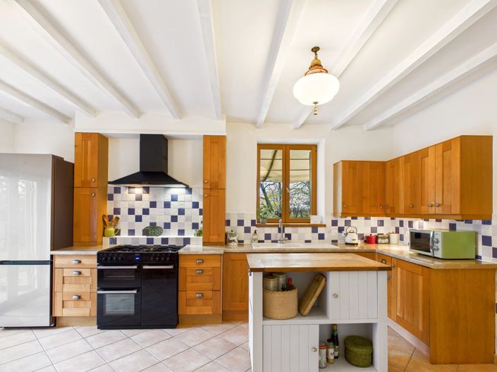 Image No.4-3 Bed Village House for sale