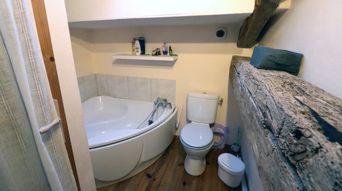 Image No.8-2 Bed House for sale