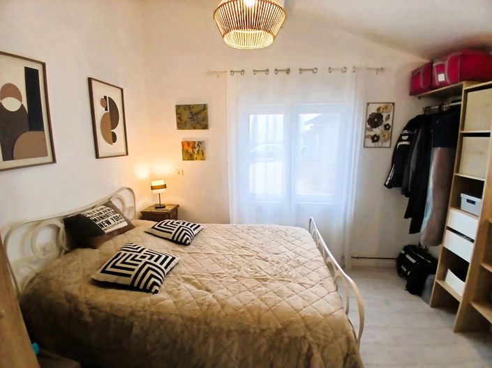 Image No.11-3 Bed House for sale