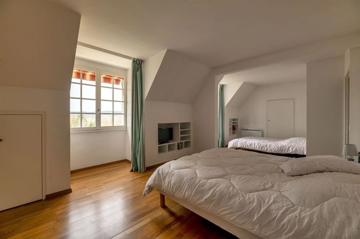 Image No.10-3 Bed House for sale