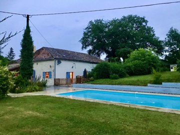 e76edef59bfd13ba177d778ab0736d4d9bdf1816ee403