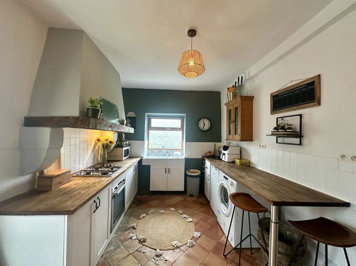 Image No.7-4 Bed Village House for sale