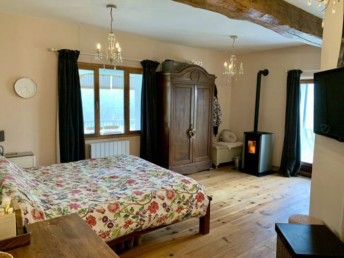 Image No.8-4 Bed Village House for sale