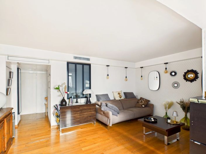 Image No.2-2 Bed Property for sale