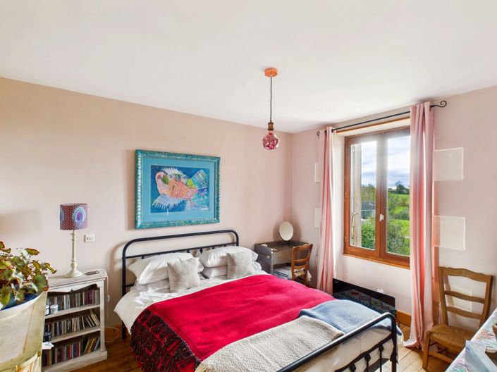 Image No.7-4 Bed Village House for sale