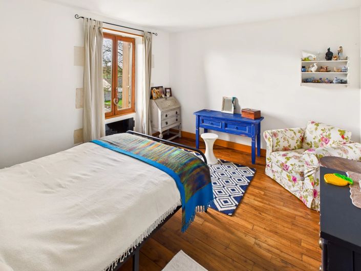 Image No.9-4 Bed Village House for sale