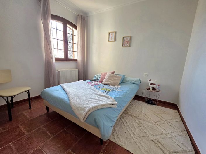 Image No.10-3 Bed House for sale