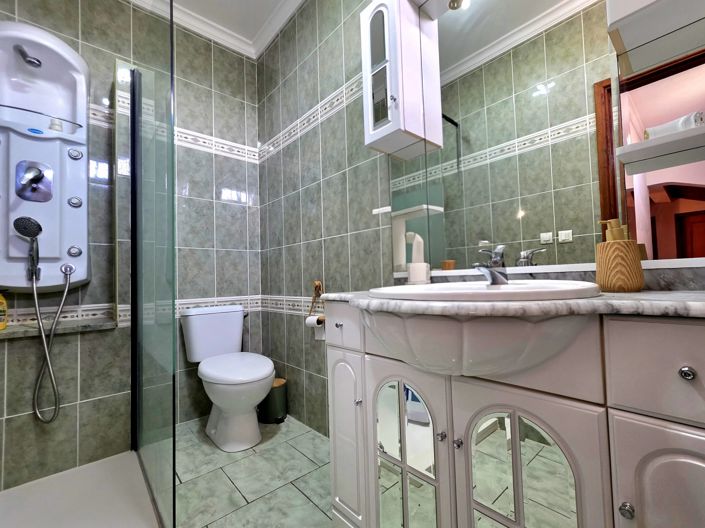 Image No.13-3 Bed House for sale