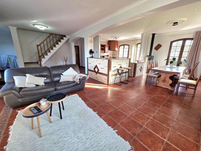 Image No.3-3 Bed House for sale