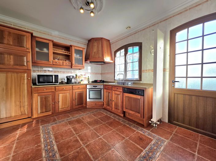 Image No.5-3 Bed House for sale