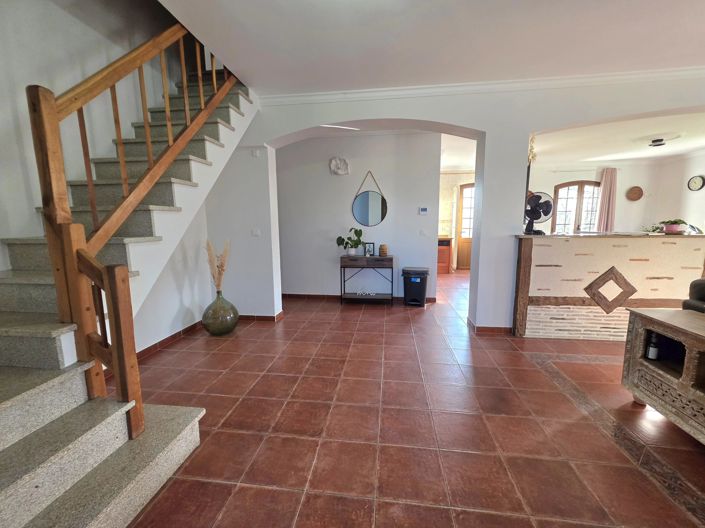 Image No.6-3 Bed House for sale