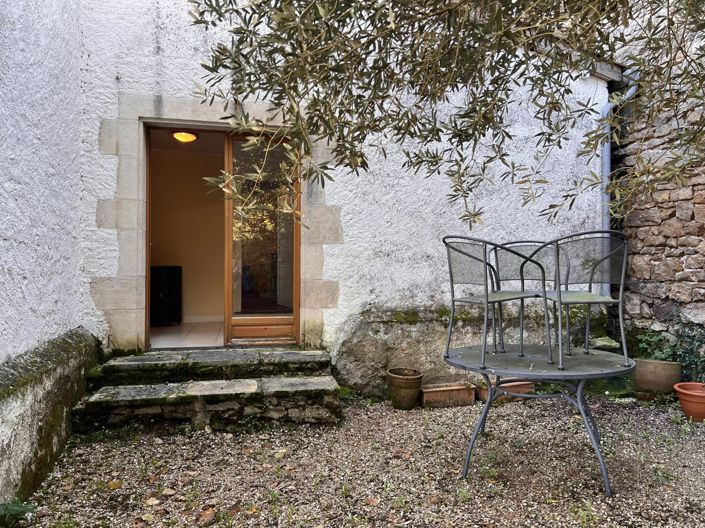 Image No.11-2 Bed House for sale