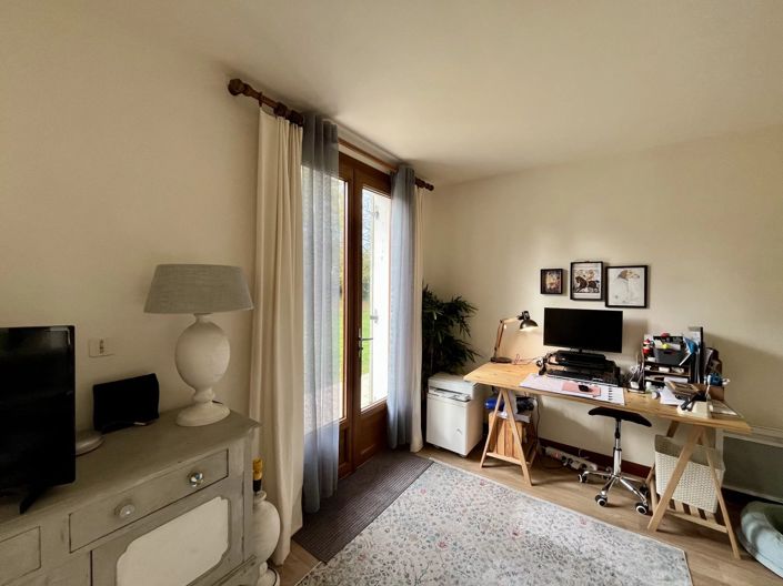 Image No.8-3 Bed House for sale