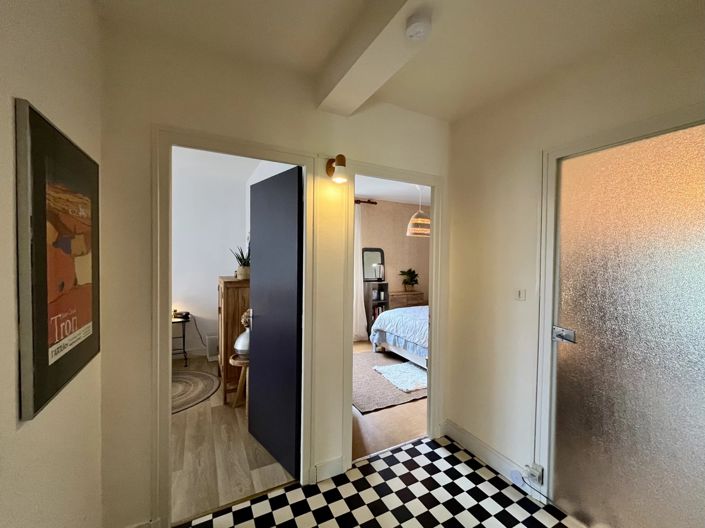 Image No.9-3 Bed House for sale