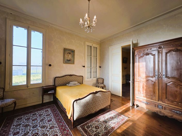 Image No.11-5 Bed House for sale