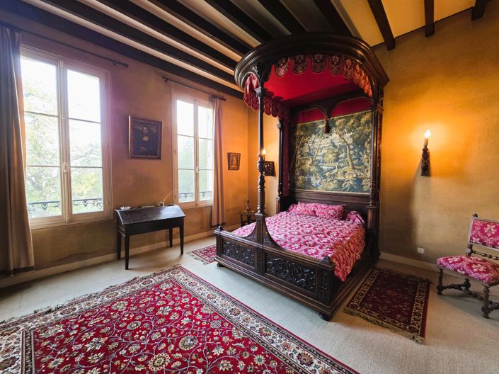 Image No.8-5 Bed House for sale