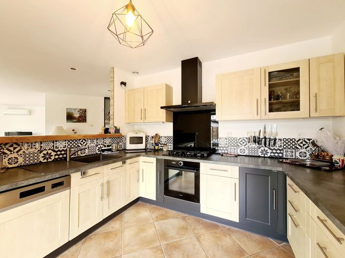 Image No.4-4 Bed House for sale