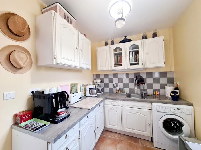 Image No.8-4 Bed House for sale