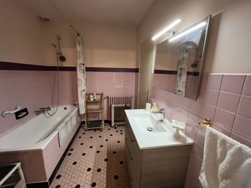 e696ad25e170ffa934b0cc33ce6c089de994971b4c192