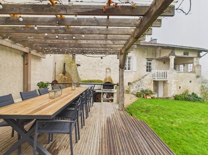 Image No.5-Maison de village de 6 chambres à vendre à Nanteuil-Auriac-de-Bourzac