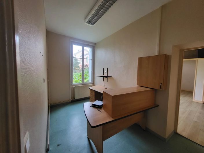 Image No.10-3 Bed House for sale