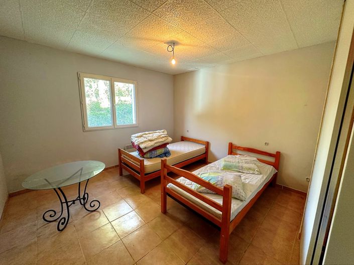 Image No.12-4 Bed House for sale