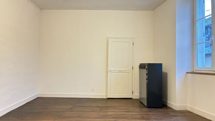 Image No.9-2 Bed House for sale