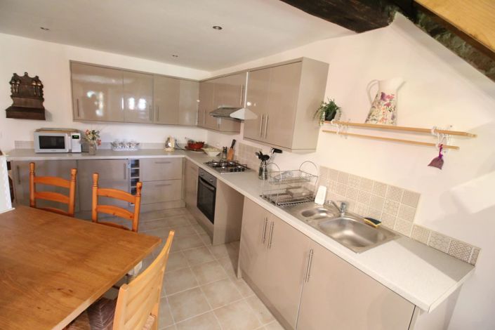 Image No.10-4 Bed House for sale