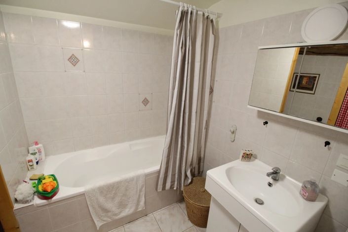 Image No.13-4 Bed House for sale