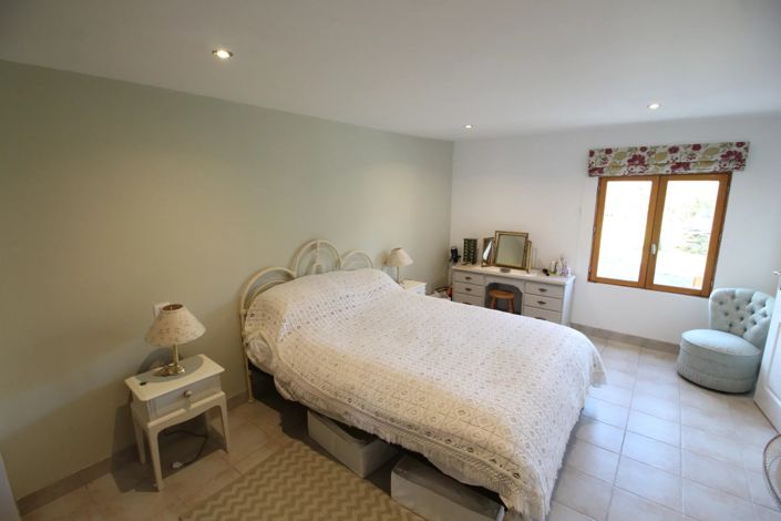 Image No.5-4 Bed House for sale