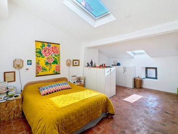 4b1f5100f9e37279eadf3681f8ce46c453c9982f73192