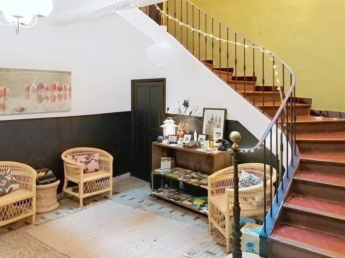 Image No.5-9 Bed House for sale