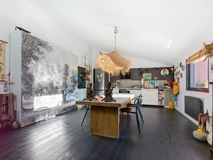 Image No.6-9 Bed House for sale