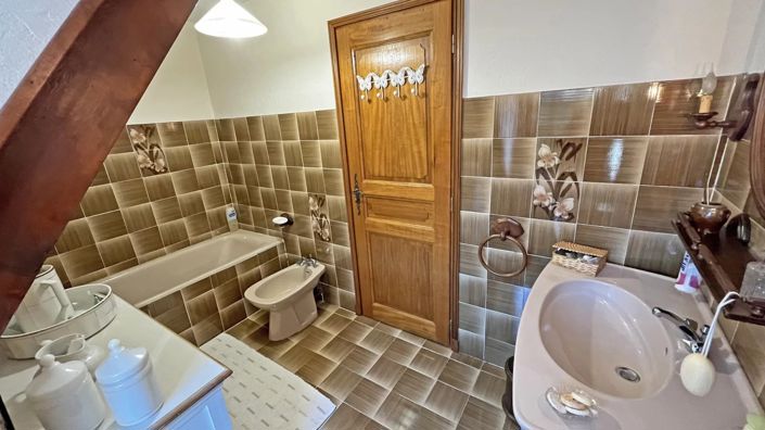 Image No.15-5 Bed House for sale