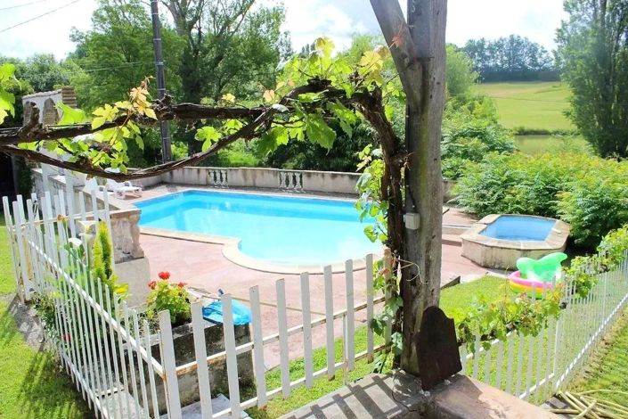 Image No.2-4 Bed House for sale