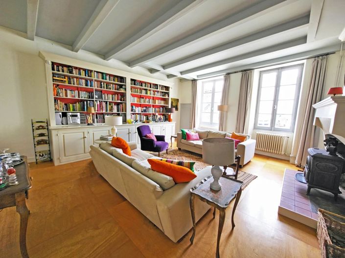 Image No.6-6 Bed Village House for sale