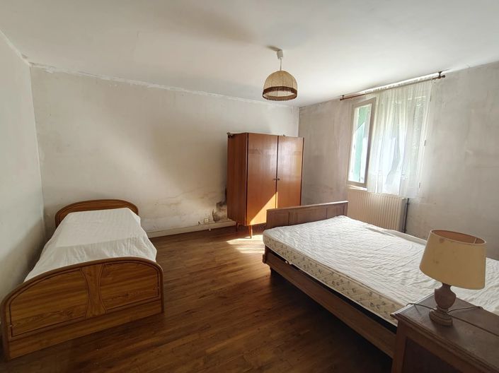 Image No.6-4 Bed House for sale