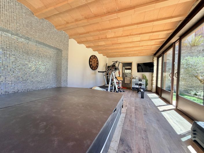 Image No.8-4 Bed House for sale