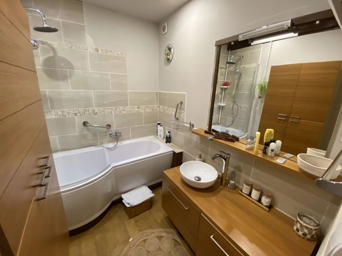 Image No.10-5 Bed House for sale